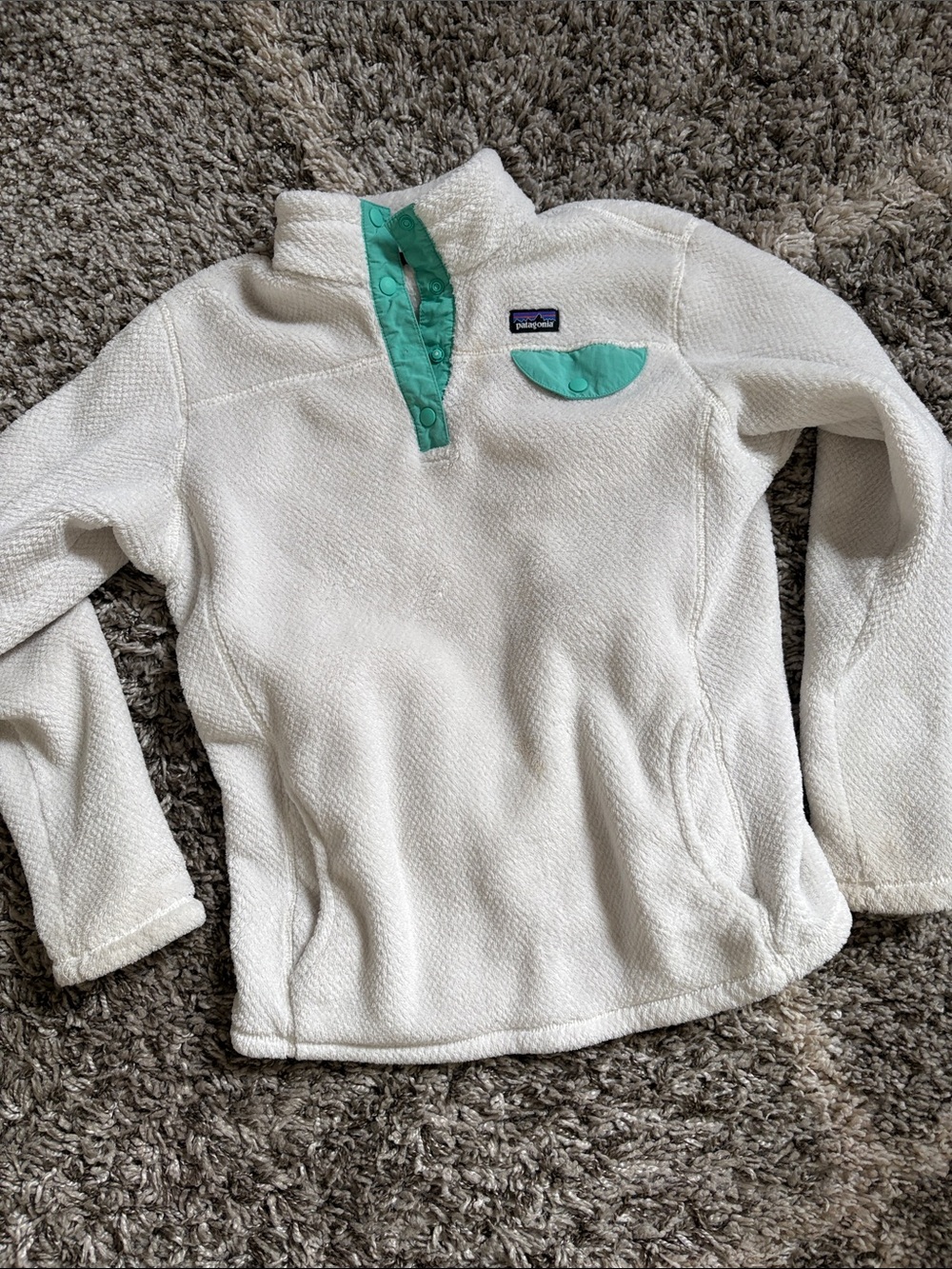 Patagonia Kids White Fleece Pullover with Mint Accents